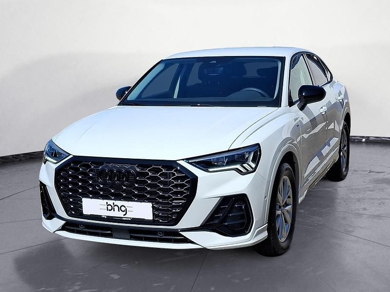 Gletscherweiß metallic Gebraucht 2025 Audi Q3 Sportback Ambiente SUV | 39.888 € (Guter Preis) - Bild 1/4