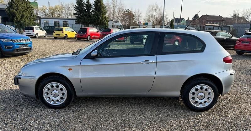 Gebraucht Alfa Romeo 147 105 PS (77 kW) 2001 Silber Kleinwagen