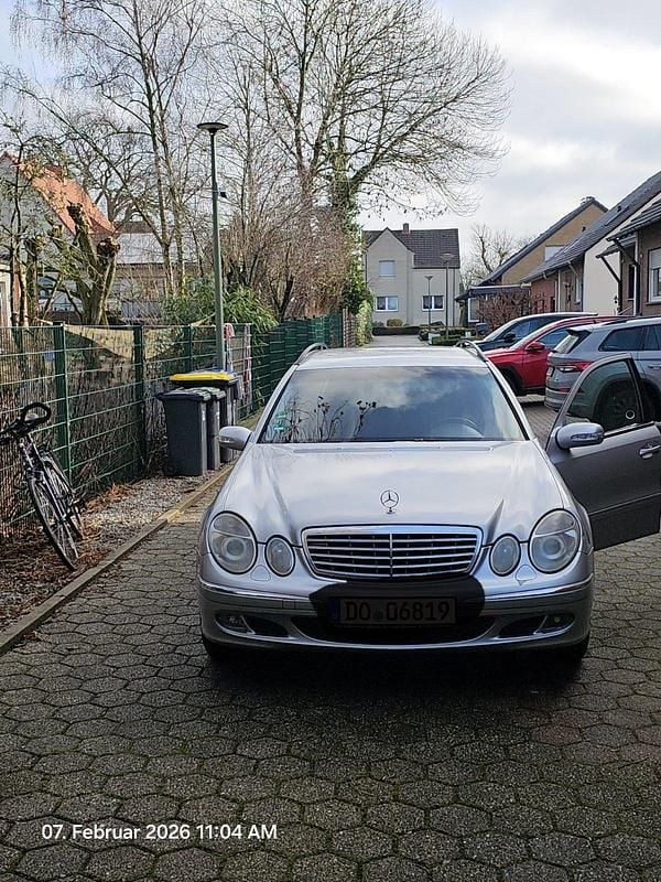 Silber Gebraucht 2004 Mercedes E200 Kombi | 1.950 € (Guter Preis) - Bild 1/4