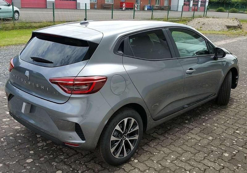 Gebraucht Mitsubishi Colt Plus 91 PS (66 kW) 2024 Achatgrau Limousine