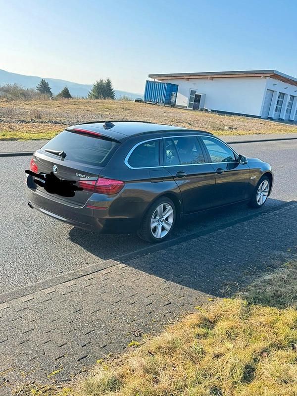 Gebraucht BMW 520 184 PS (135 kW) 2013 Braun Kombi