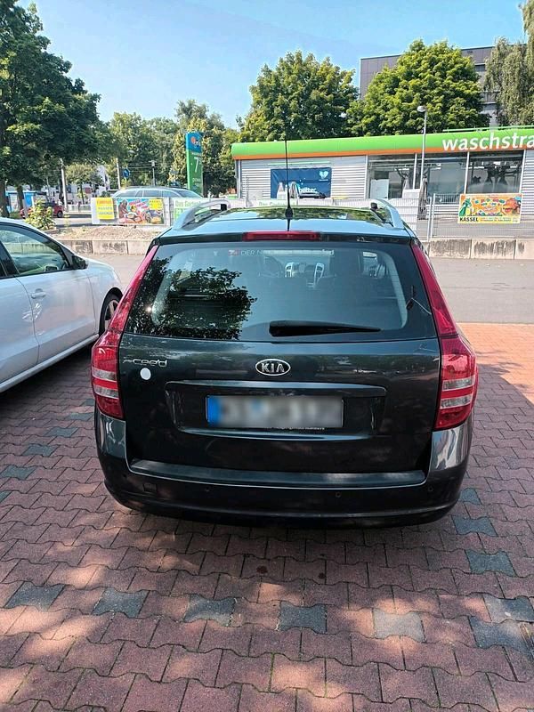 Gebraucht Kia Ceed 126 PS (92 kW) 2009 Grau Kleinwagen