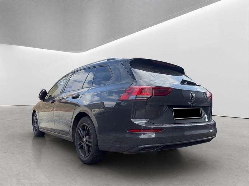 Second-hand VW Golf VIII Life 150 CP (110 kW) 2021 Gri Break