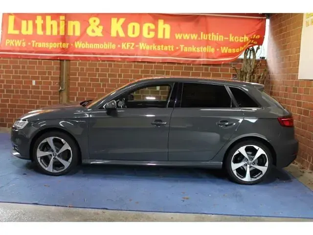 Gebraucht Audi A3 Ambiente 204 PS (150 kW) 2017 Grau Limousine