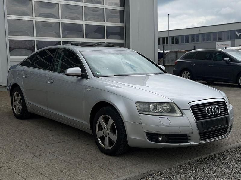 Usado Audi A6 Comfort 170 HP (125 kW) 2006 Prateado Sedan