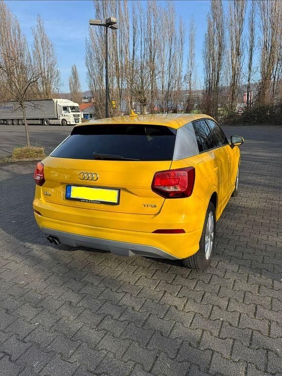 Gebraucht Audi Q2 Sport 150 PS (110 kW) 2018 Gelb SUV