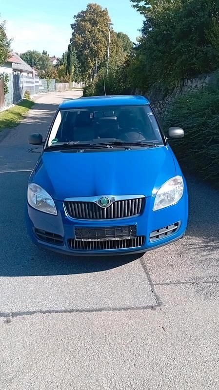 Blau Gebraucht 2009 Skoda Fabia Kleinwagen | 2.500 € (Fairer Preis) - Bild 1/4