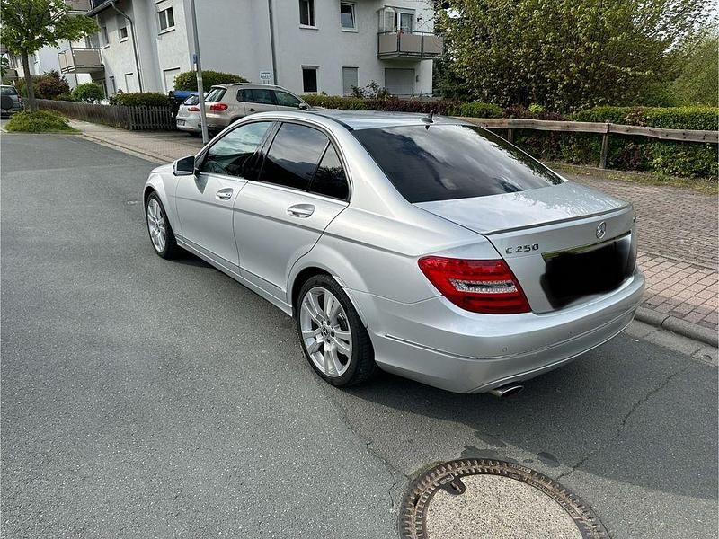 Gebraucht Mercedes C250 Elegance 204 PS (150 kW) 2013 Grau Limousine