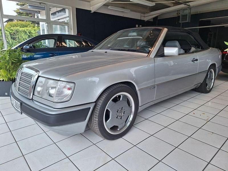 Silber Gebraucht 1993 Mercedes 300 Sportline Cabrio | 19.500 € - Bild 1/4