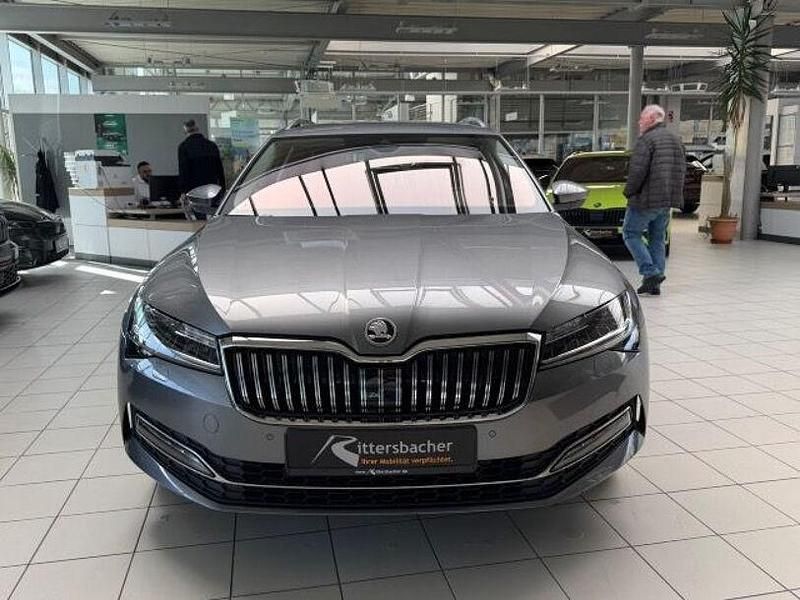 Gebraucht Skoda Superb Style 200 PS (147 kW) 2023 Graphitegrau metallic Kombi