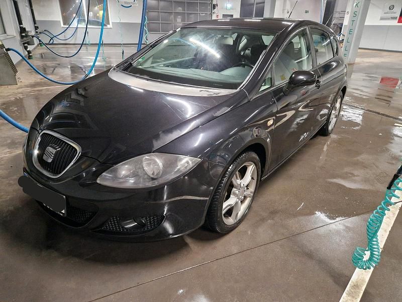 Schwarz Gebraucht 2008 Seat Leon Limousine | 2.499 € (Guter Preis) - Bild 1/4