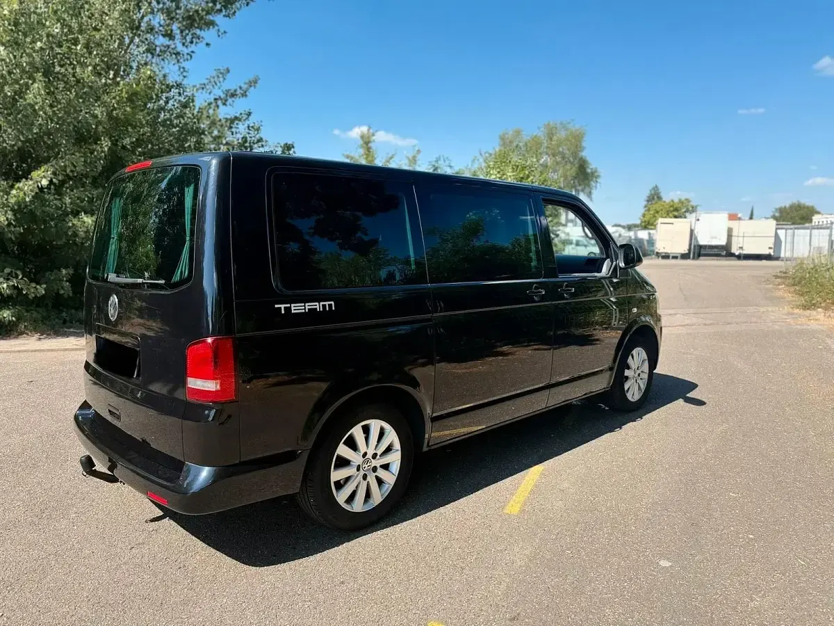 Gebraucht VW Multivan Team 179 PS (131 kW) 2010 Schwarz Van / Kleinbus