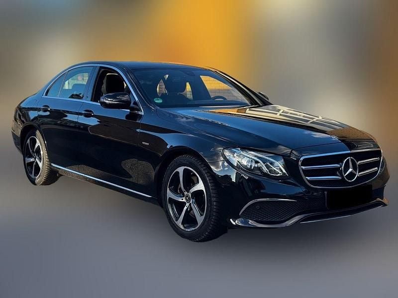 Gebraucht Mercedes E220 194 PS (142 kW) 2019 Schwarz Limousine
