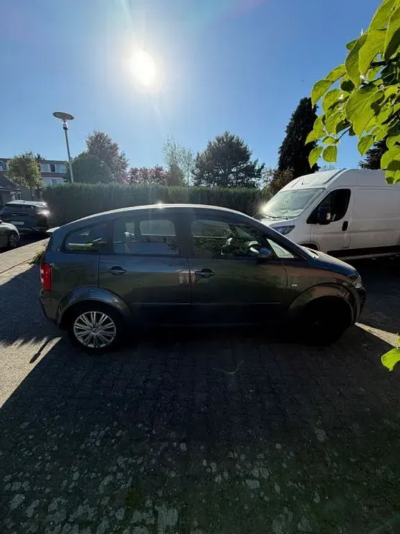 Second-hand Audi A2 75 CP (55 kW) 2003 Gri Hatchback