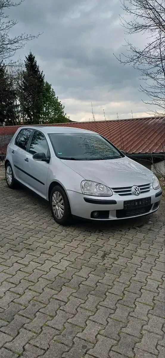 Gebraucht VW Golf V 102 PS (75 kW) 2007 Silber Limousine