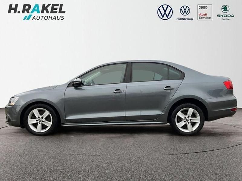 Gebraucht VW Jetta Comfortline 160 PS (117 kW) 2011 Grau Limousine