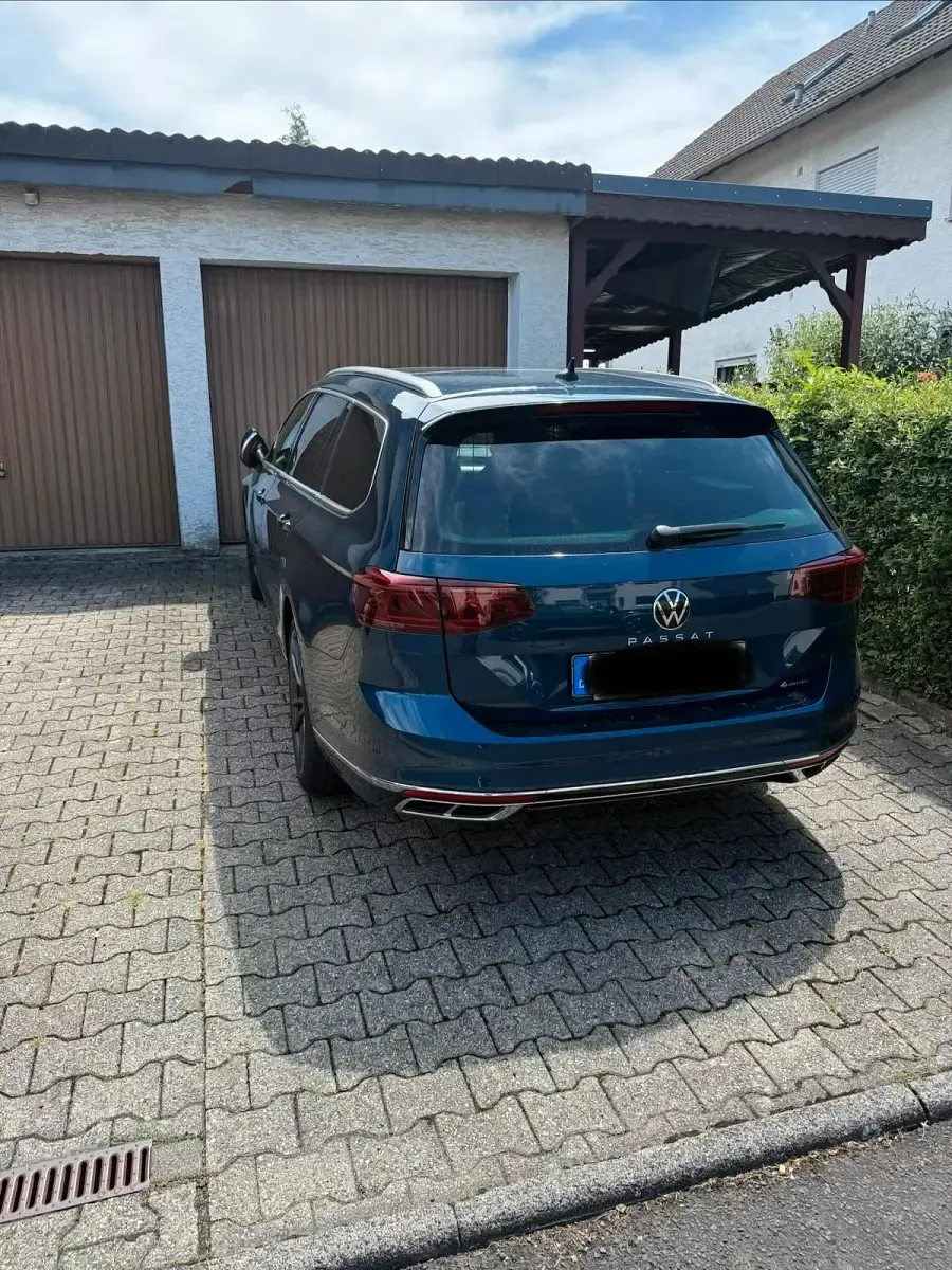 Gebraucht VW Passat R-line 272 PS (200 kW) 2020 Blau Kombi