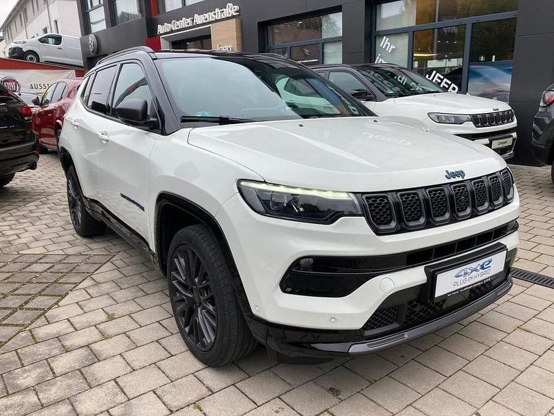 Weiß Gebraucht 2021 Jeep Compass 80th Anniversary SUV | 24.890 € (Fairer Preis) - Bild 1/4