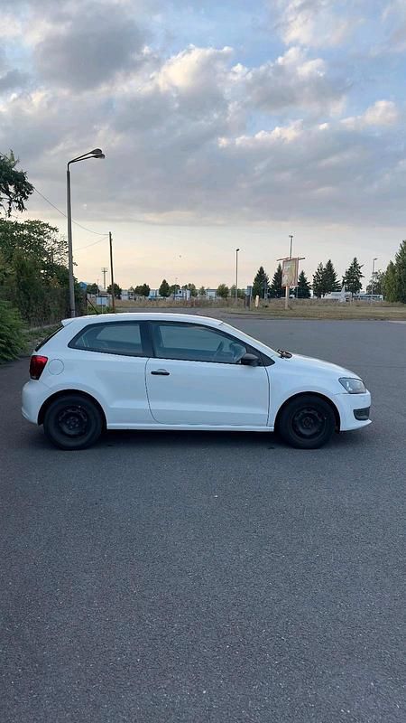 Second-hand VW Polo 60 CP (44 kW) 2012 Alb Hatchback