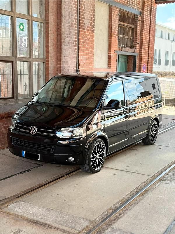 Second-hand VW T5 140 CP (102 kW) 2012 Negru Van