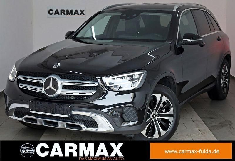 Obsidianschwarz metalliclack (metallic) Gebraucht 2022 Mercedes GLC200 SUV | 35.200 € (Superpreis) - Bild 1/4