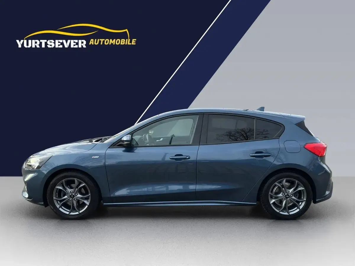 Używany Ford Focus ST-Line 125 KM (91 kW) 2020 Niebieski Hatchback
