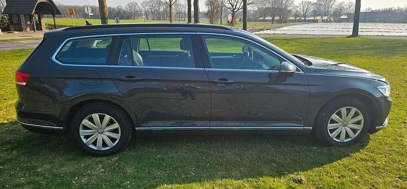 Gebraucht VW Passat 190 PS (139 kW) 2017 Grau Kombi