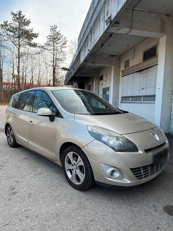 Gebraucht Renault Scenic E-Tech 96 PS (70 kW) 2012 Gold SUV