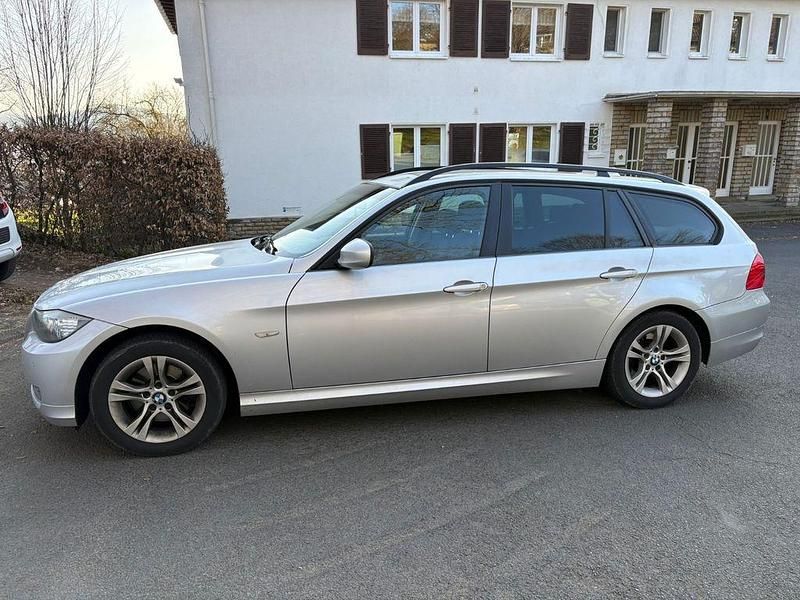 Second-hand BMW 318 143 CP (105 kW) 2009 Argintiu Break