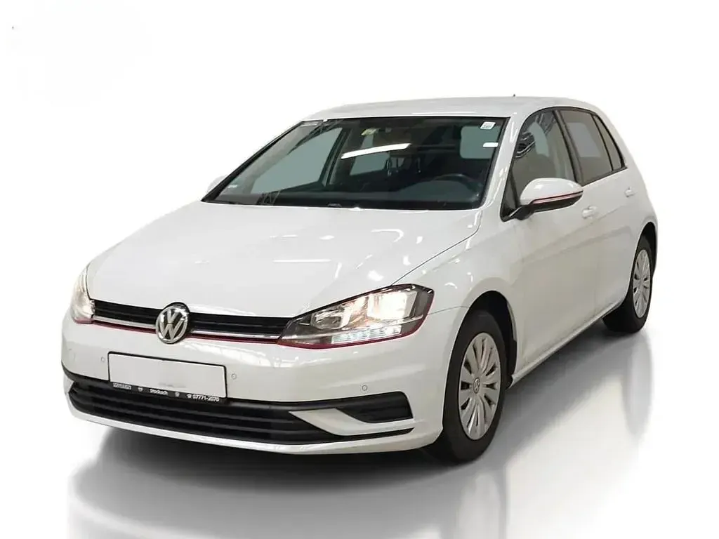 Gebraucht VW Golf VII Trendline 116 PS (85 kW) 2018 Weiß Limousine