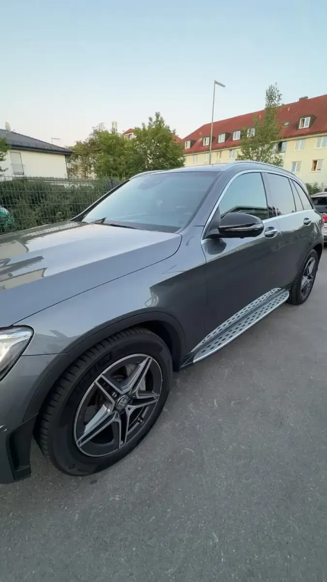 Gebraucht Mercedes GLC300 256 PS (188 kW) 2020 Silber SUV