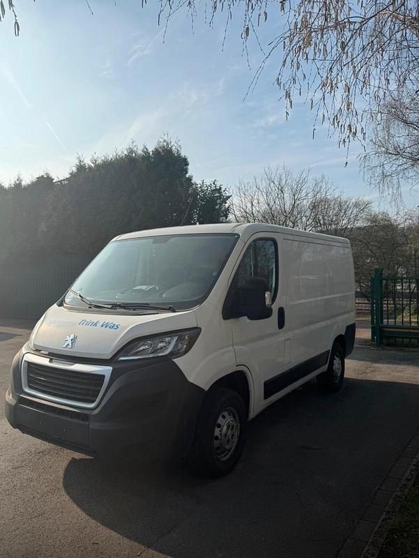 Gebraucht Peugeot Boxer 81 PS (59 kW) 2015 Weiß Van