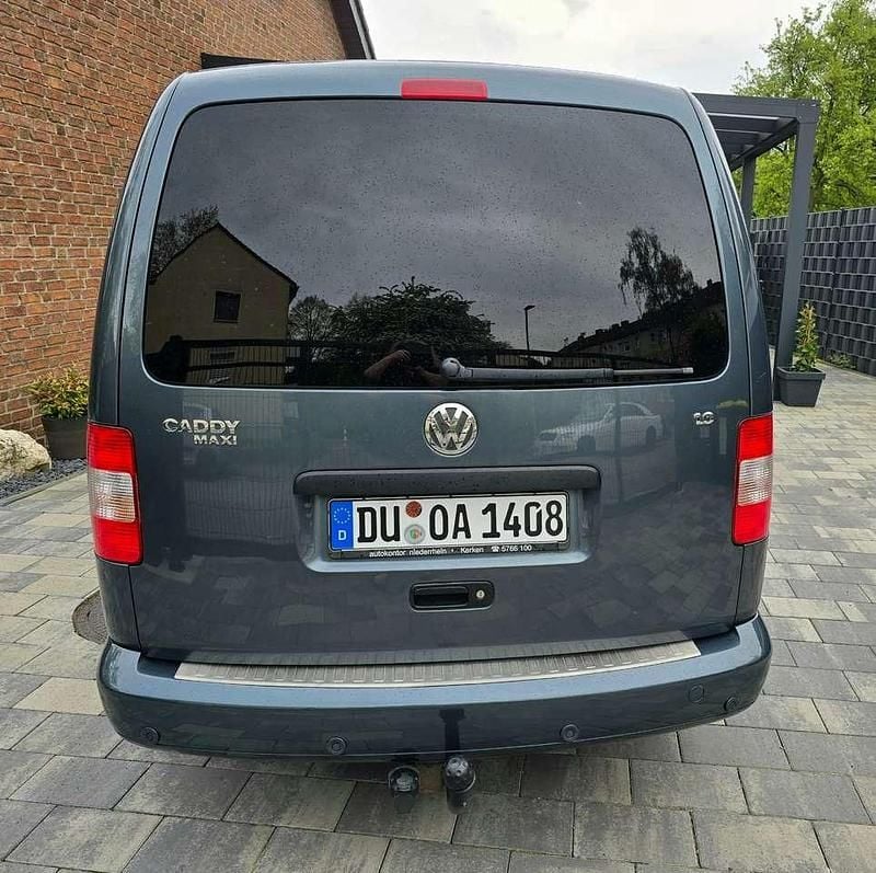 Second-hand VW Caddy Maxi 102 CP (75 kW) 2009 Gri Monovolum