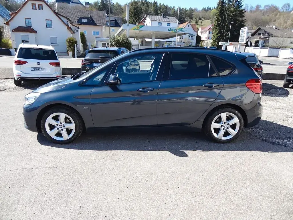 Gebraucht BMW 218 Active Tourer Sport Line 150 PS (110 kW) 2015 Grau Van / Kleinbus