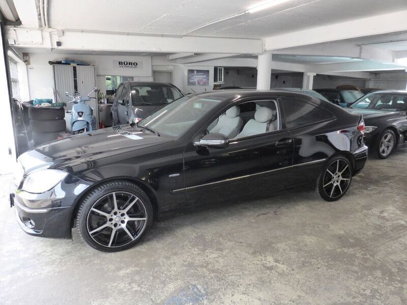 Schwarz Gebraucht 2010 Mercedes CLC160 Kleinwagen | 6.950 € - Bild 1/4