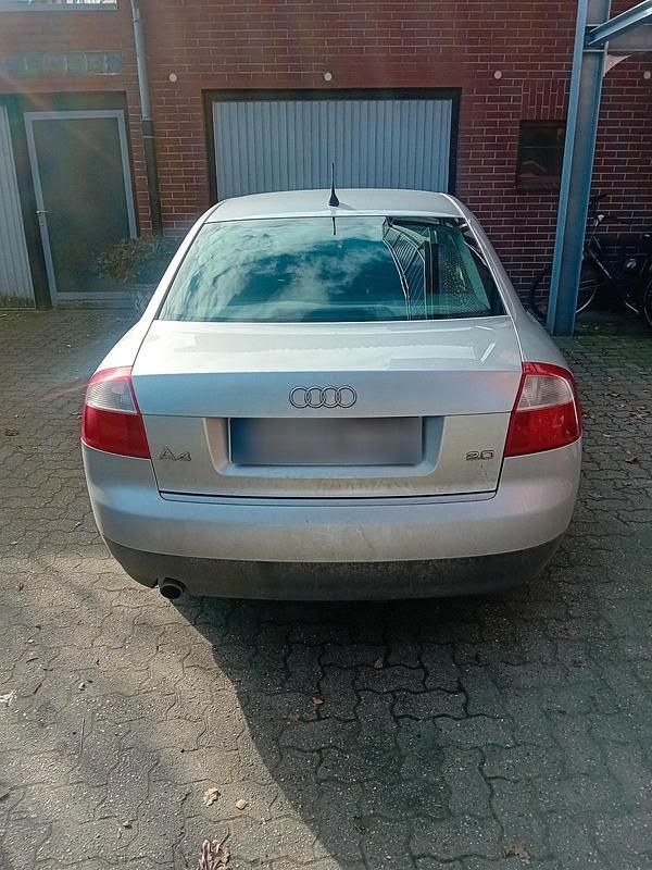 Gebraucht Audi A4 131 PS (96 kW) 2003 Silber Limousine