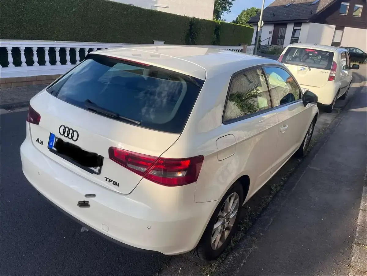 Gebraucht Audi A3 Attraction 150 PS (110 kW) 2014 Weiß Limousine