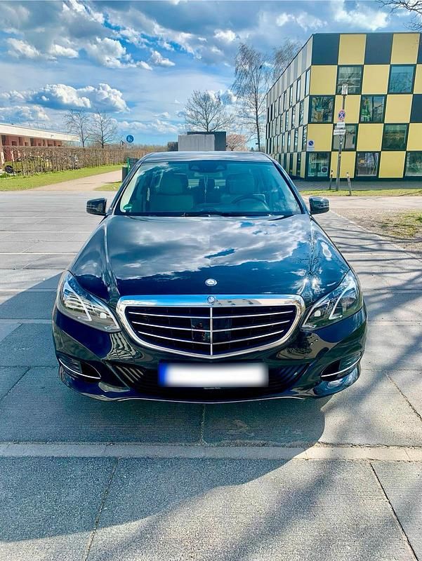 Gebraucht Mercedes E400 333 PS (244 kW) 2014 Schwarz Limousine