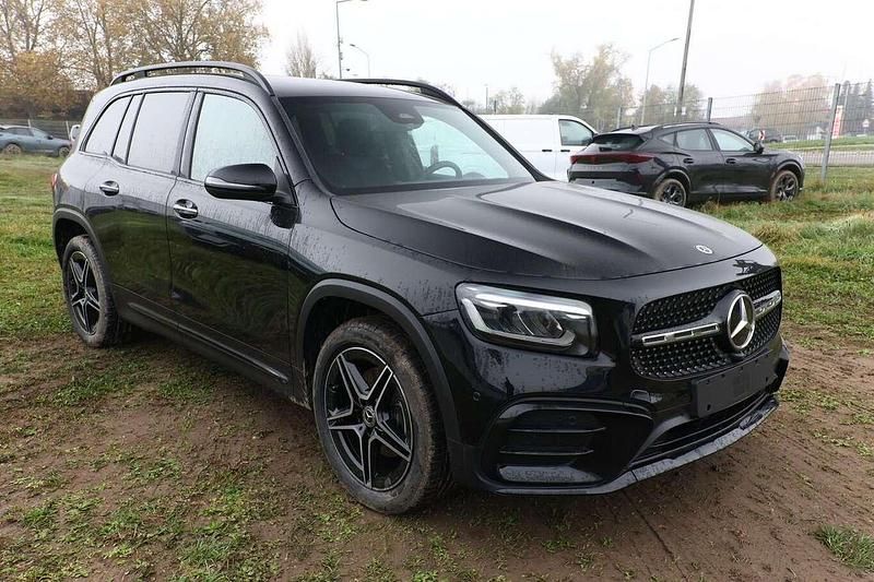 Nachtschwarz Neu 2025 Mercedes GLB200 AMG line SUV | 46.667 € (Guter Preis) - Bild 1/4