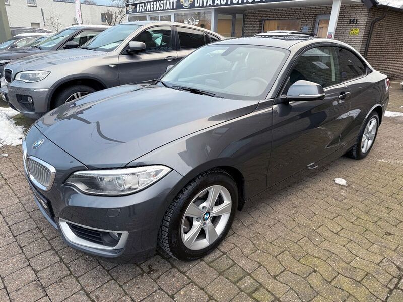 Grau Gebraucht 2014 BMW 220 Sport Line Coupé | 16.999 € (Guter Preis) - Bild 1/4