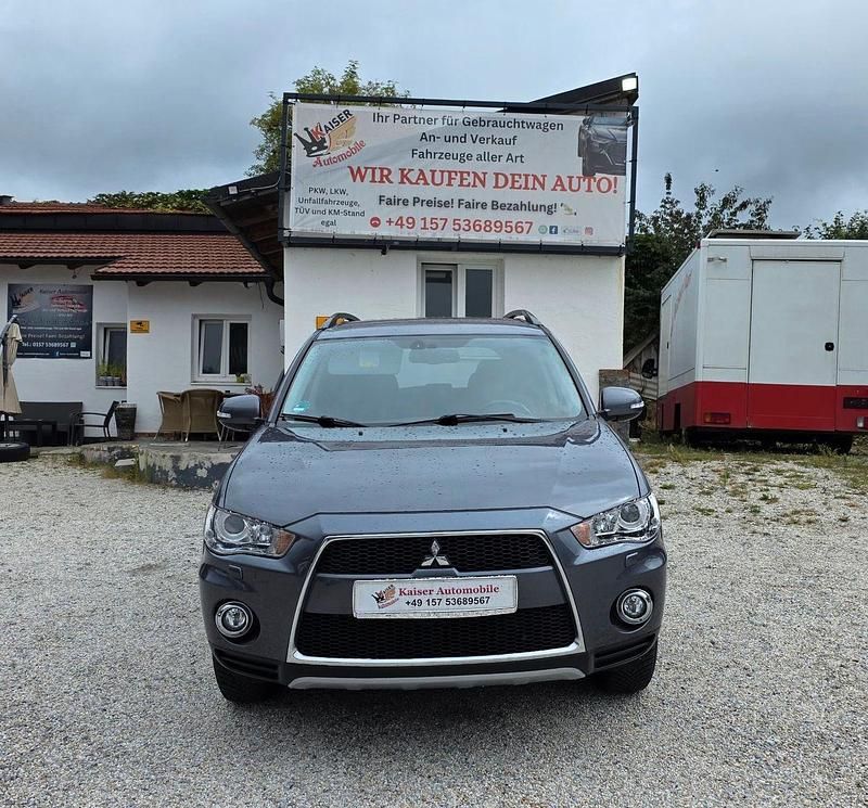 Grau Gebraucht 2012 Mitsubishi Outlander Invite SUV | 5.500 € (Fairer Preis) - Bild 1/4
