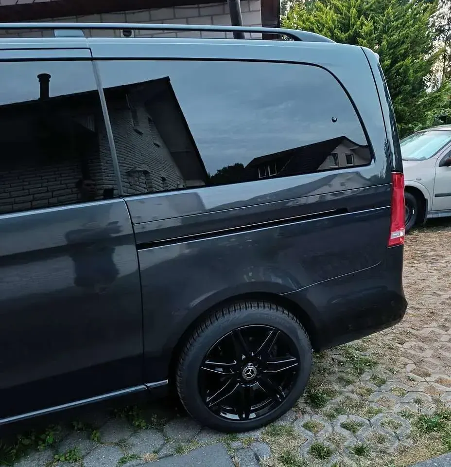 Gebraucht Mercedes V300 Avantgarde Edition 237 PS (174 kW) 2022 Grau Van / Kleinbus