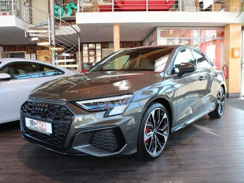 Grau Gebraucht 2022 Audi S3 Ambiente Limousine | 42.900 € (Fairer Preis) - Bild 1/4