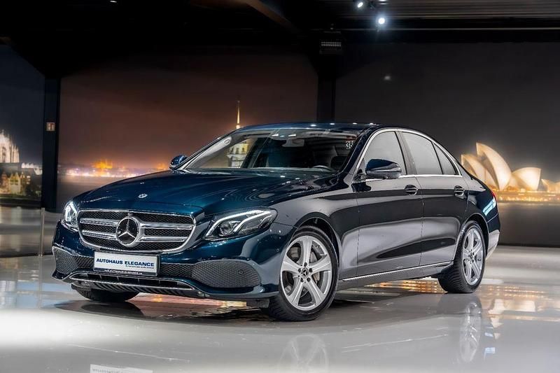 Grün Gebraucht 2017 Mercedes E350 Avantgarde Limousine | 33.980 € (Etwas zu teuer) - Bild 1/4
