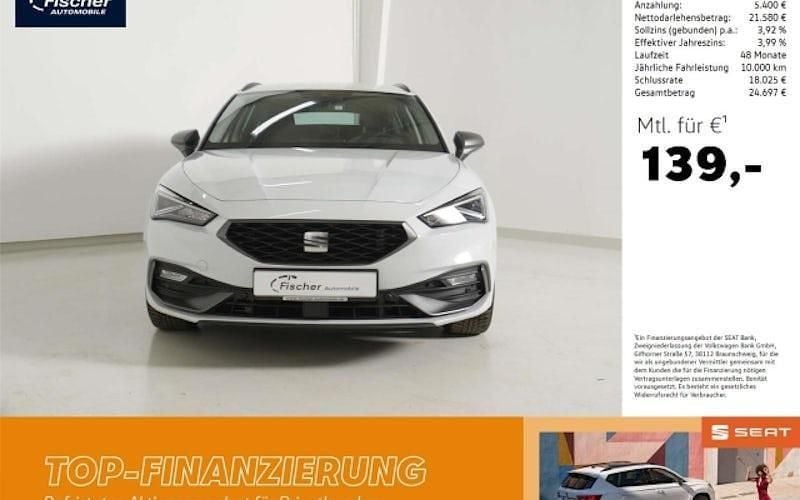 Weiß Gebraucht 2024 Seat Leon ST FR Kombi | 26.980 € (Fairer Preis) - Bild 1/4