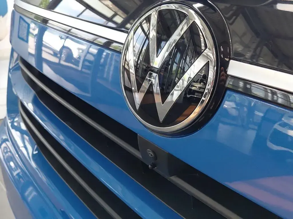 Neu VW Caravelle 170 PS (125 kW) 2026 Blau Van