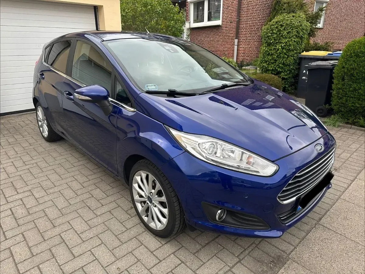 Occasion Ford Fiesta Titanium 101 ch (74 kW) 2015 Bleue Citadine