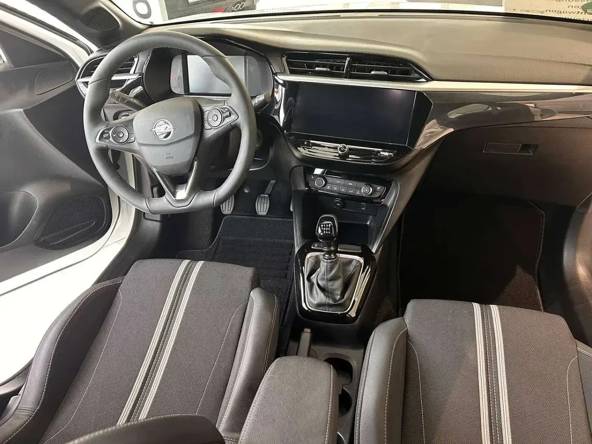 Gebraucht Opel Corsa 101 PS (74 kW) 2024 Arktis weiß Kleinwagen