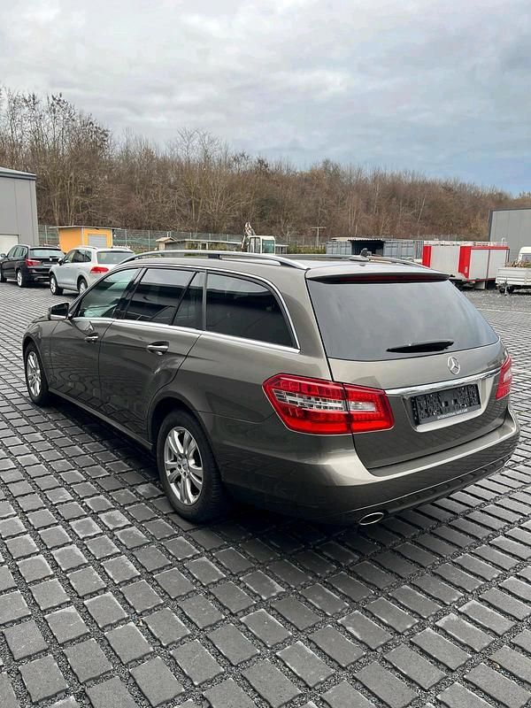 Gebraucht Mercedes E300 230 PS (169 kW) 2012 Braun Kombi