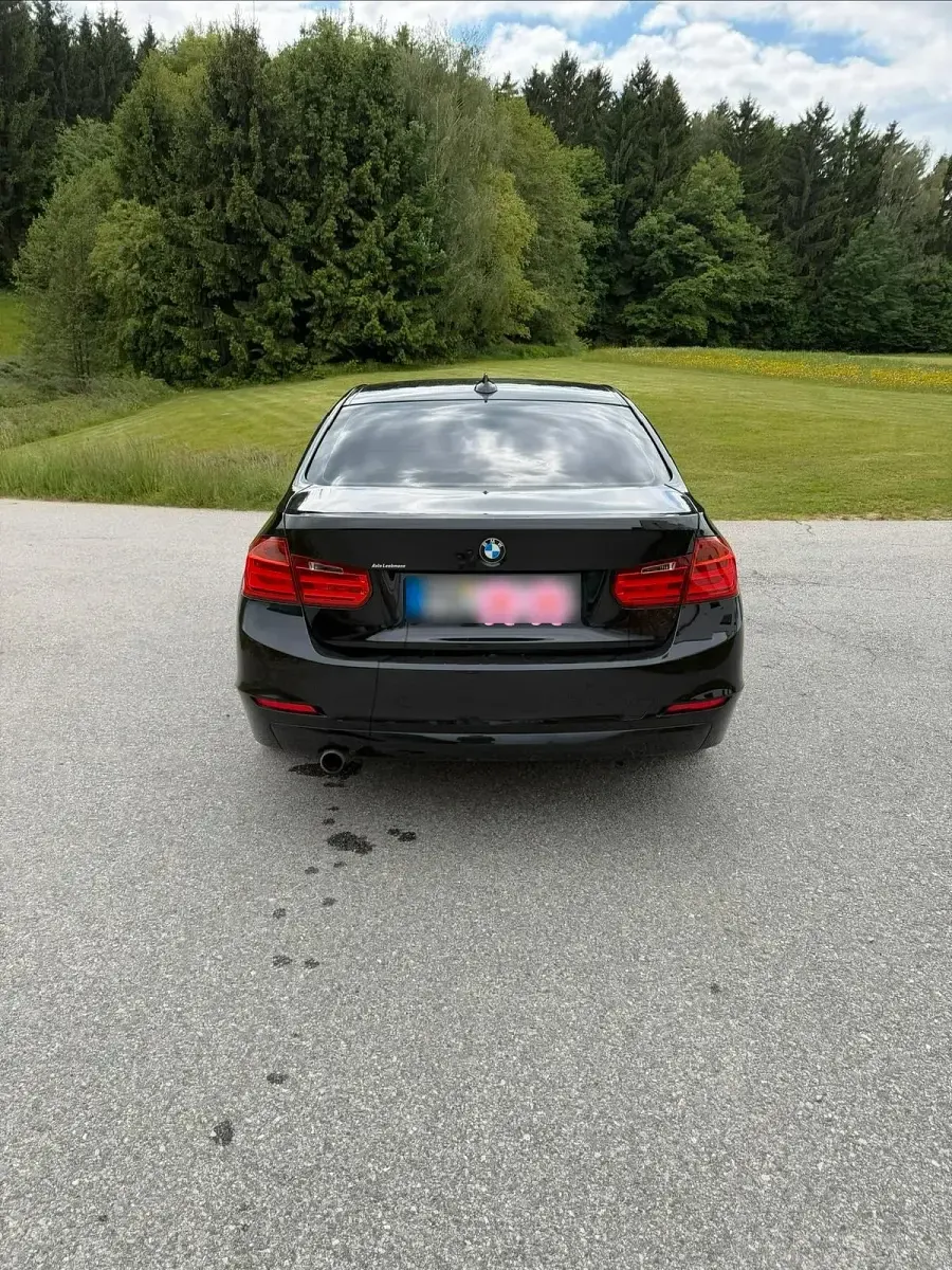 Gebraucht BMW 320 184 PS (135 kW) 2013 Schwarz Limousine
